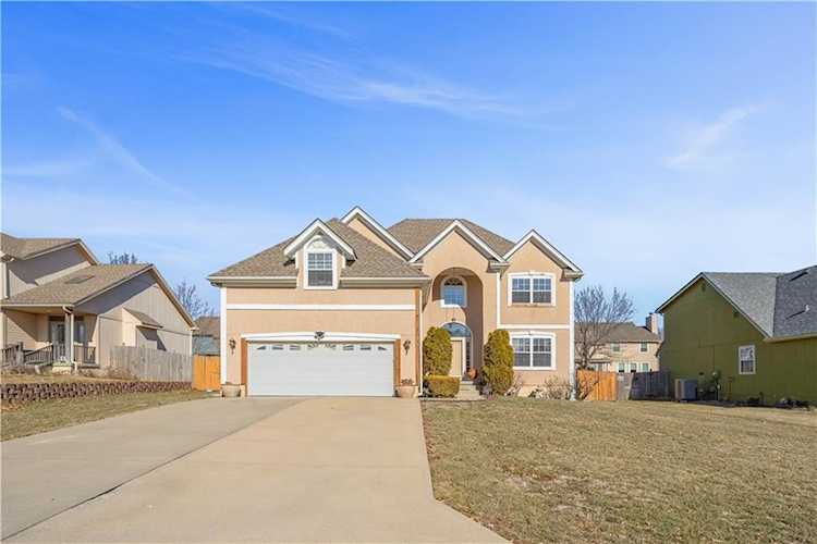 1020 SE 12th Terrace Lee's Summit, MO 64081 | MLS 2422810 Photo 1