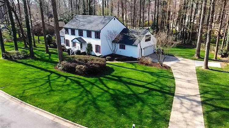 925 Prince Phillip Dr Virginia Beach, VA 23452