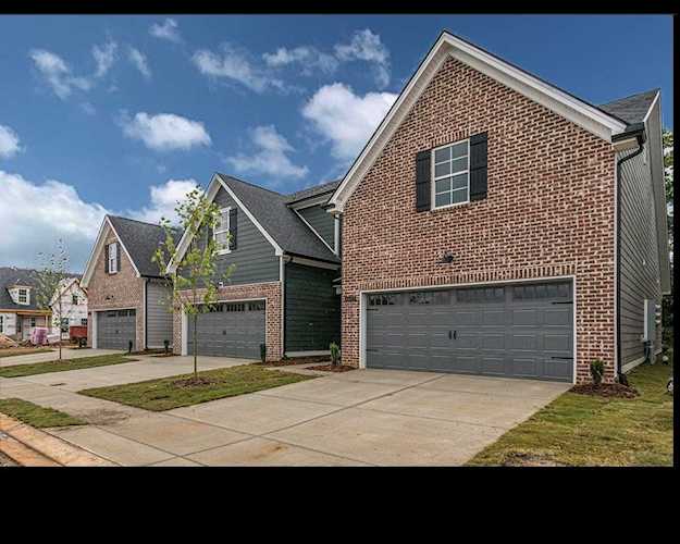 2621 Camrose Way Murfreesboro, TN 37128