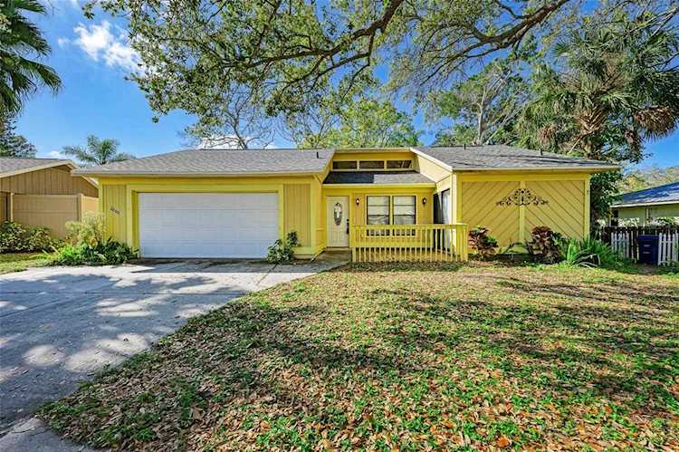2900 Woodpine Ct Sarasota, FL 34231