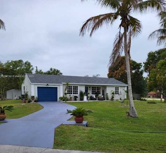 2402 SE Richmond St Port St. Lucie, FL 34952