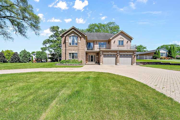 8179 Wolf Rd La Grange, IL 60525