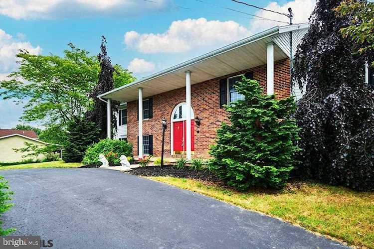 212 Butternut Street E State College, PA 16801 | home for sale | KBB Photo 1