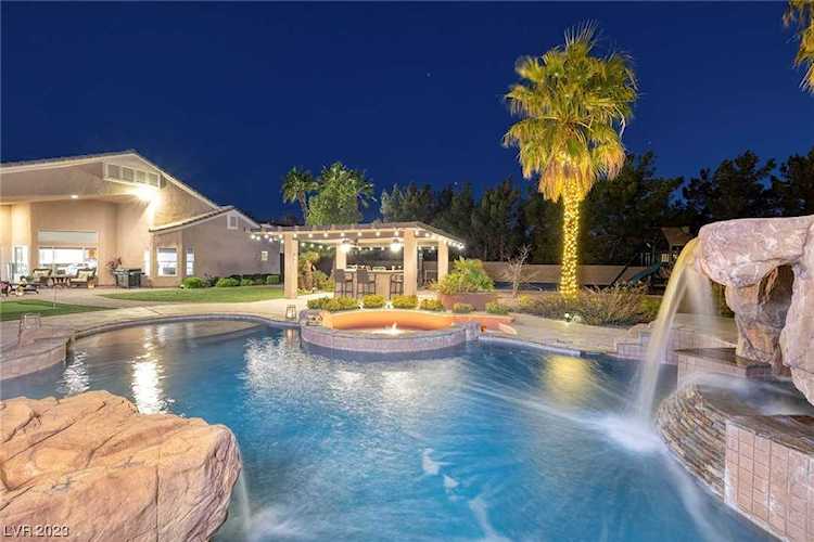 382 Chaplin Cove Ave Las Vegas, NV 89183