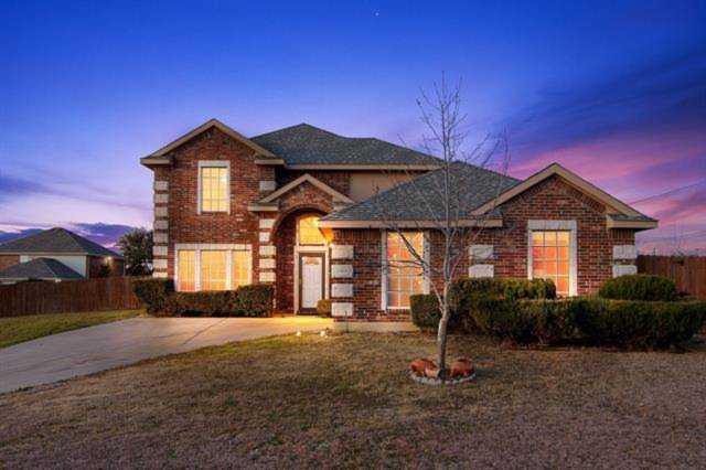 208 Rosewood Court Red Oak, TX 75154