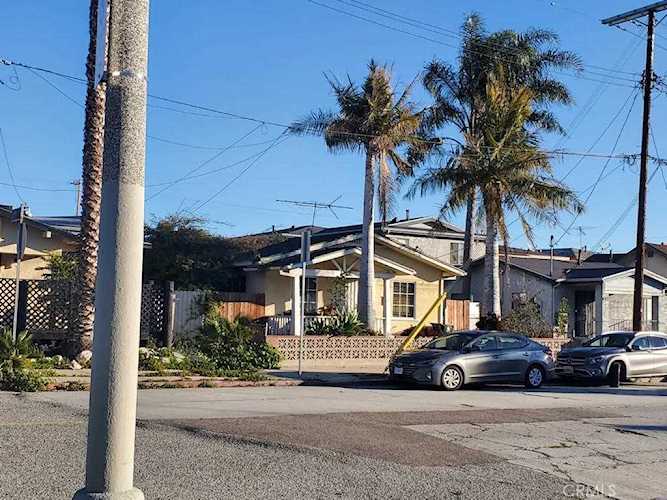 684 W 18th St San Pedro, CA 90731