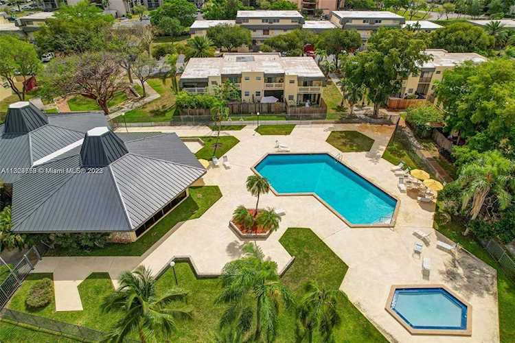 8683 SW 137th Ave #8683 Miami, FL 33183