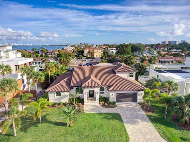 562 Ranger Ln Longboat Key, FL 34228