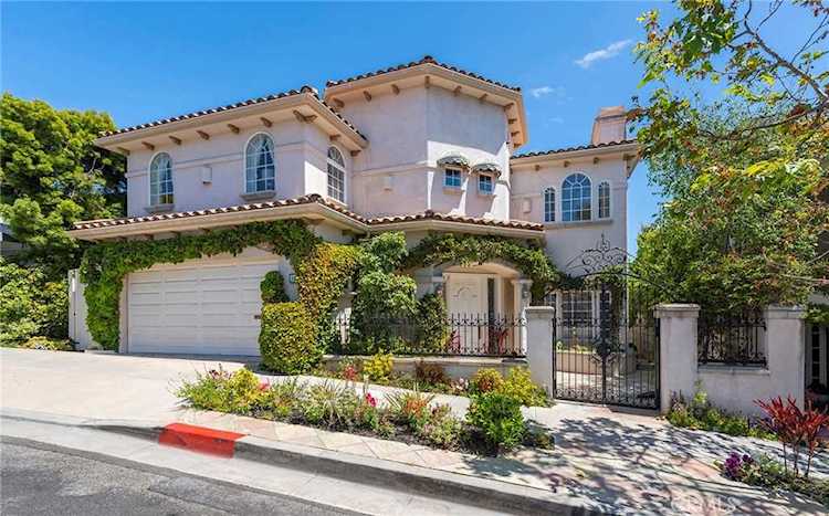340 Hazel Dr Corona Del Mar, CA 92625