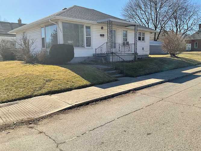 1601 Fairview St Anderson, IN 46016 | MLS 21907746 Photo 1