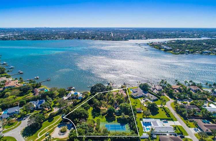 11 Dewitt Place Tequesta, FL 33469