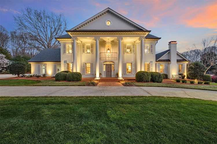 2521 Beretania Circle Charlotte, NC 28211
