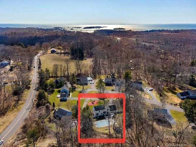 9 Cedrus Court Branford, CT 06405