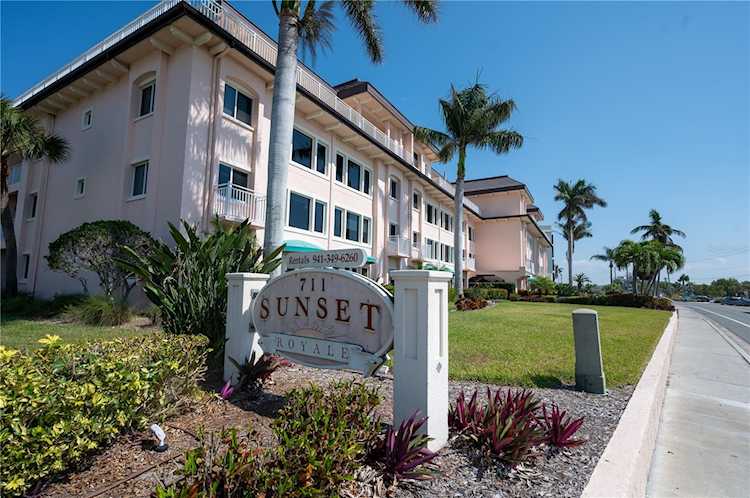 711 Beach Rd #102 Sarasota, FL 34242