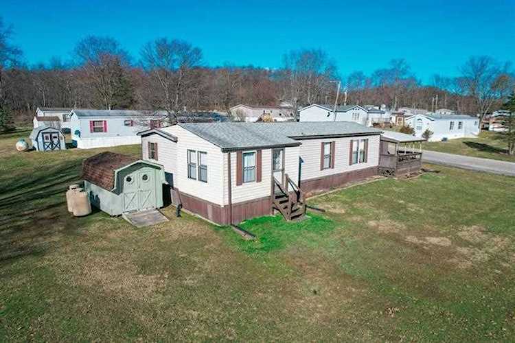 104 Woodview Dr Valencia, PA 16059