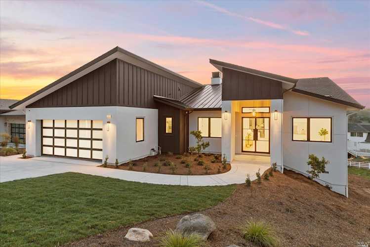 3619 Crescent Circle Santa Rosa, CA 95403