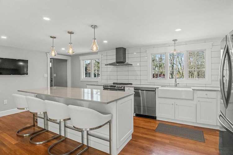 15 Ravenwood Circle Falmouth, MA 02540