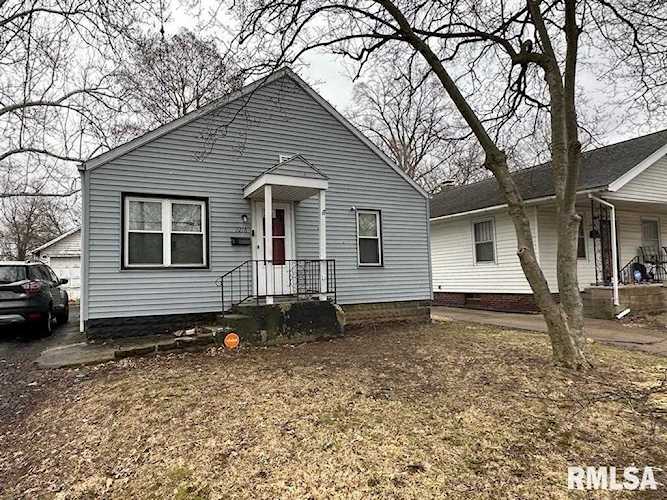 2216 S 13th St Springfield, IL 62703