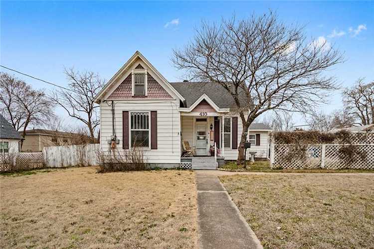 410 NW 4th St Bentonville, AR 72712