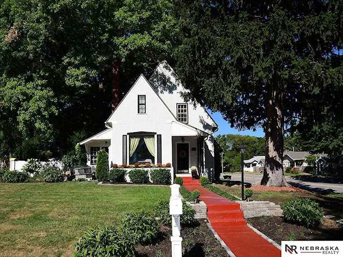 2101 S 35th St Lincoln, NE 68506 | MLS 22227070 Photo 1