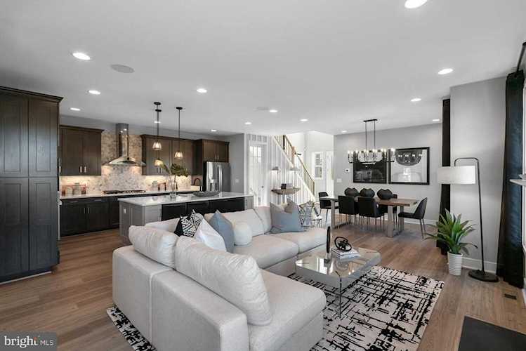 22877 Aurora View Dr Brambleton, VA 20148
