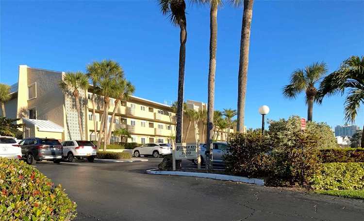 3400 Gulf Blvd #304 Belleair Beach, FL 33786