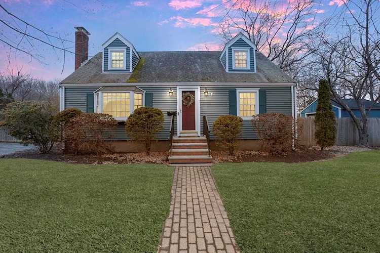7 Mount Pleasant Dr Peabody, MA 01960 | MLS 73082428 Photo 1