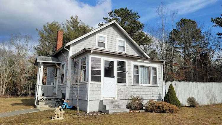163 Hayway Road East Falmouth, MA 02536