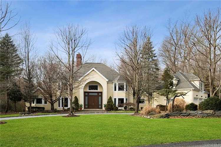2 Stone Hollow Way Armonk, NY 10504 - $2,299,000 Photo 1