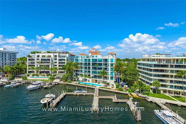 1660 W Glencoe St #101 Coconut Grove, FL 33133