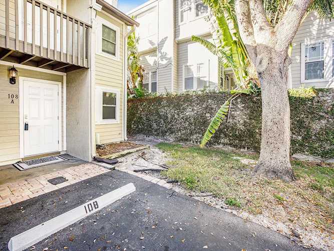 527 S Lincoln Ave #A108 Tampa, FL 33609
