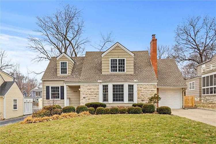 5608 Fairway Rd Fairway, KS 66205