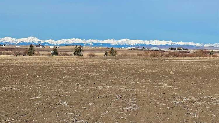 554 Ave E Rural Foothills County, AB T0L 1W0