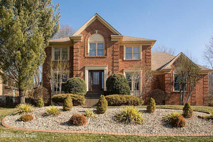 9505 Holiday Dr Louisville, KY 40272 | MLS 1631064 Photo 1