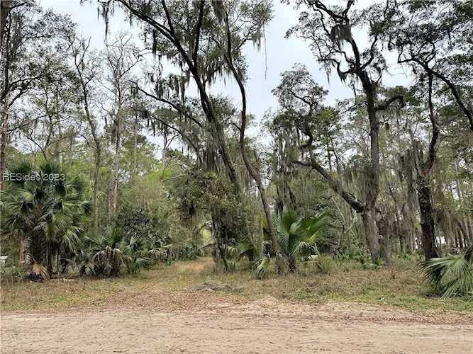 8 Crystal Beach Ln Bluffton, SC 29910 | MLS 432776 Photo 1