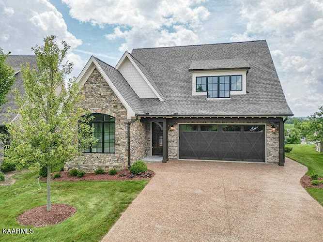 250 E Highlands Circle Lenoir City, TN 37772