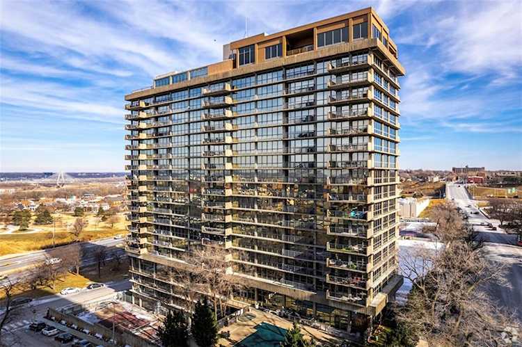 600 E Admiral Blvd #1201 Kansas City, MO 64106