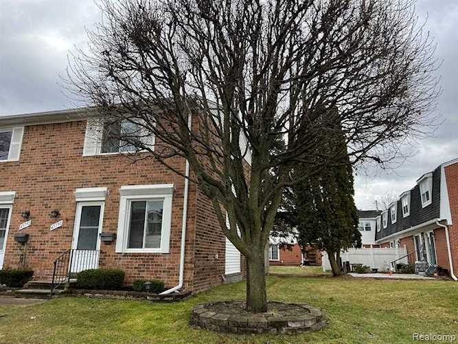 45790 Kensington St E Utica, MI 48317