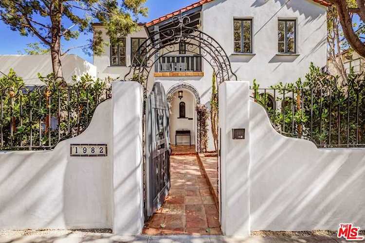 1982 N Normandie Ave Los Angeles, CA 90027