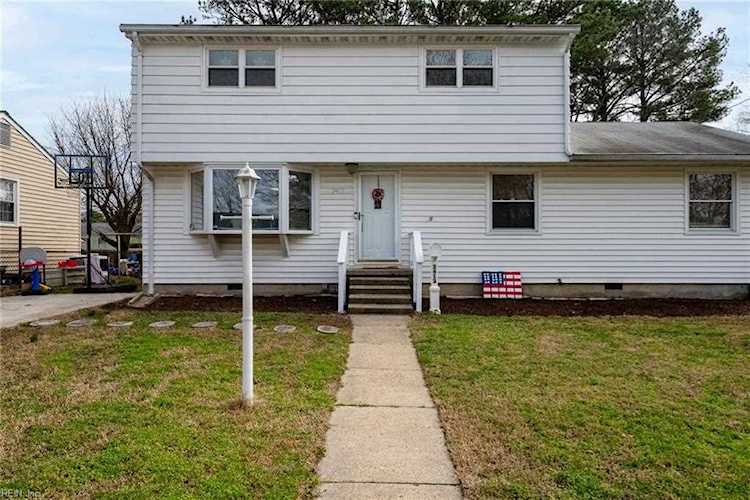 3413 W Weaver Rd Hampton, VA 23666