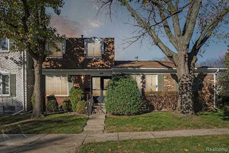 1852 Torquay Ave #181 Royal Oak, MI 48073 | MLS 20221060194 Photo 1