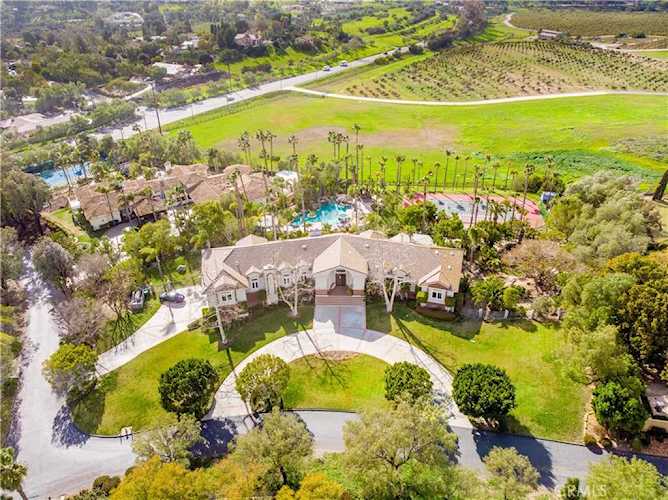 17698 Vista Rancho Ct Rancho Santa Fe, CA 92067
