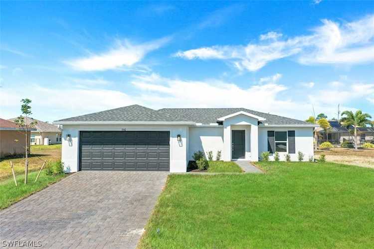 818 NE 38th Terrace Cape Coral, FL 33909