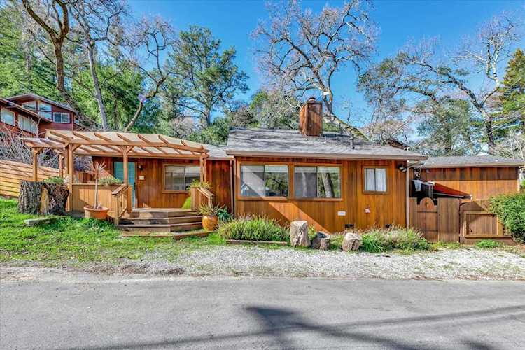 111 Carmel Way PORTOLA VALLEY, CA 94028