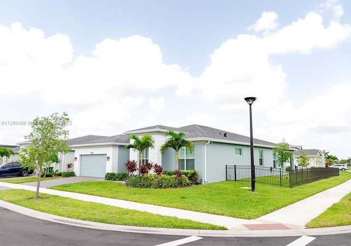 10768 SW Carina Ln Port St. Lucie, FL 34987
