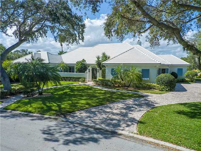 107 River Oak Dr Vero Beach, FL 32963
