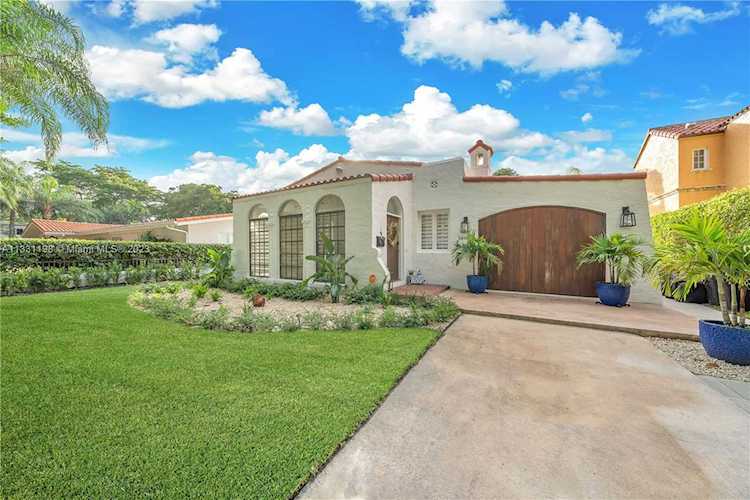 2806 Columbus Boulevard Coral Gables, FL 33134