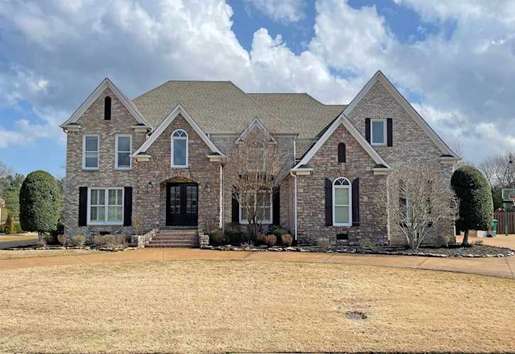 Haltom Real Estate, local REALTORS® Specialize in Selling Homes in Jackson, TN & Surrounding Areas : Madison County, Henderson County, Carroll County, Gibson County, Chester County, Hardeman County, Crockett County Photo 1