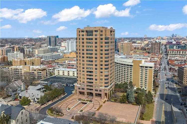 400 W 49th Terrace #2034 Kansas City, MO 64112