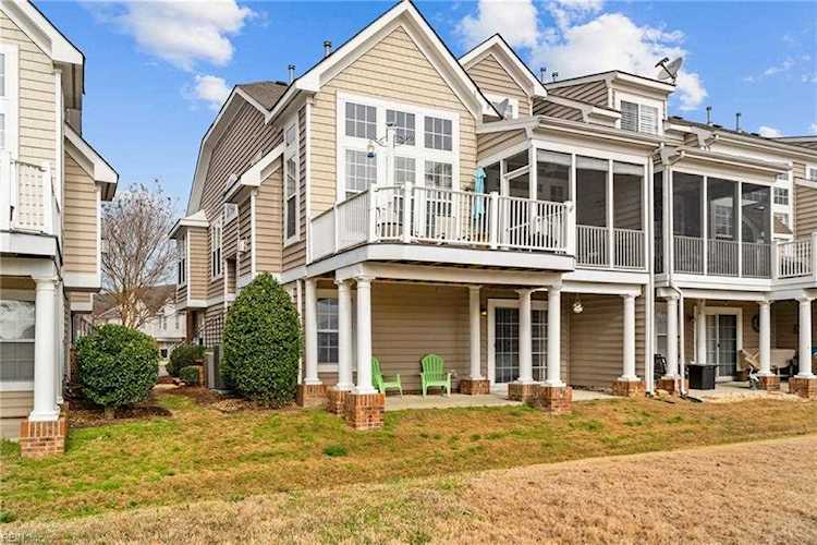 2014 Dock Landing Ct Suffolk, VA 23435